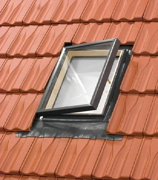RoofLITE Střešní výlez 45x55 cm